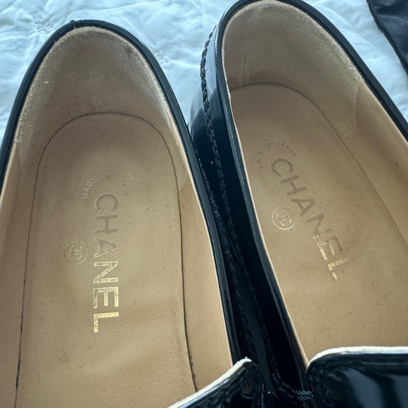CHANEL black patent leather moccasins Chanel loafers - Picture 3 of 10
